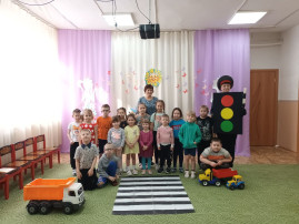 Развлекательное мероприятие по ПДД: «Весёлый светофор» Развлекательное мероприятие по ПДД: «Весёлый светофор».